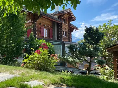 Ein Garten an der Unterkunft La Demeure des Elfes