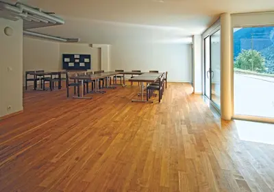 Ein Restaurant oder anderes Speiselokal in der Unterkunft BerglandHof Hotel Ernen