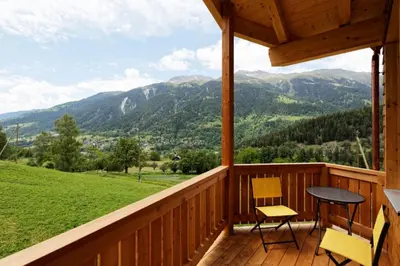 Ein allgemeiner Bergblick oder ein Berglick von des Hotels aus