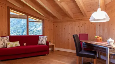 Ein Sitzbereich in der Unterkunft BerglandHof Hotel Ernen