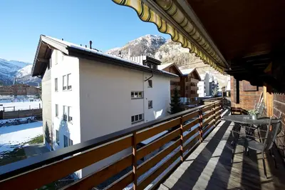 Ein allgemeiner Bergblick oder ein Berglick von der Ferienwohnung aus