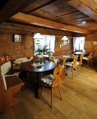 Ein Sitzbereich in der Unterkunft Landgasthof Ruedihus
