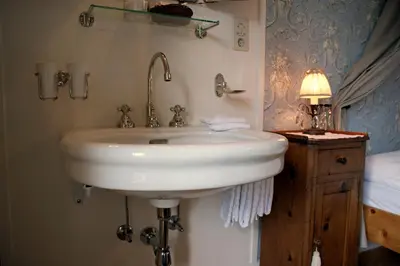 Ein Badezimmer in der Unterkunft Hôtel Bella Tola & SPA