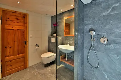 Ein Badezimmer in der Unterkunft Ferienwohnung Alpenglühen