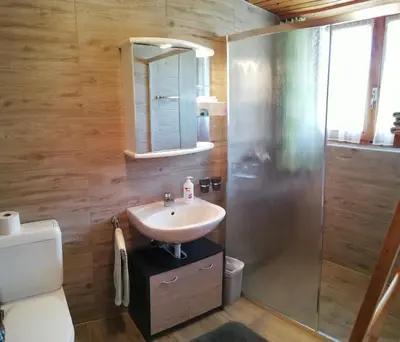 Ein Badezimmer in der Unterkunft Chalet Hedy Ferienwohnung