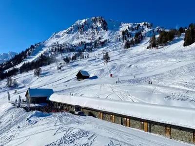Chalet in Rhone Valley near Ski Lift im Winter