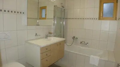 Ein Badezimmer in der Unterkunft Roossi-Huus 2