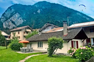 Ein allgemeiner Bergblick oder ein Berglick von der Ferienwohnung aus