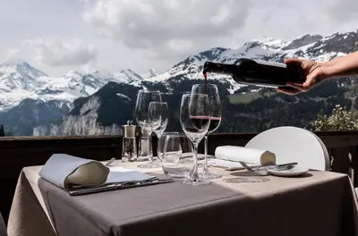 Ein allgemeiner Bergblick oder ein Berglick von des Hotels aus