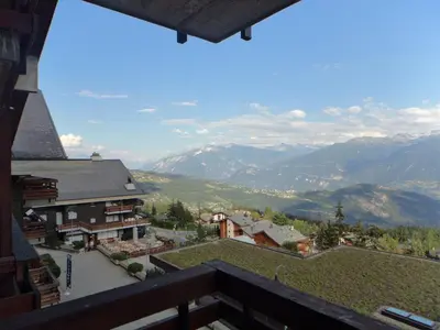 Ein allgemeiner Bergblick oder ein Berglick von der Ferienwohnung aus