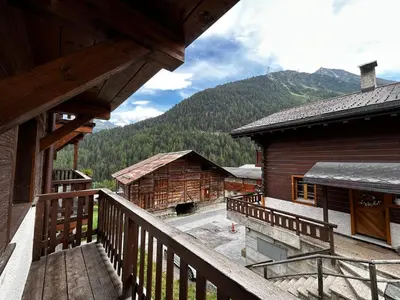Ein allgemeiner Bergblick oder ein Berglick von der Ferienwohnung aus
