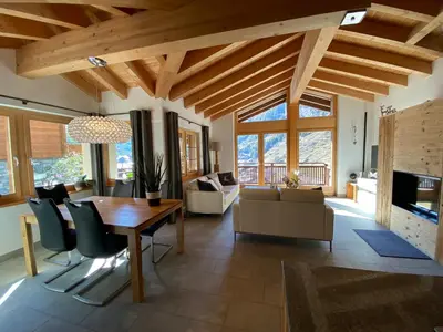 Ein Sitzbereich in der Unterkunft Chalet Conthey