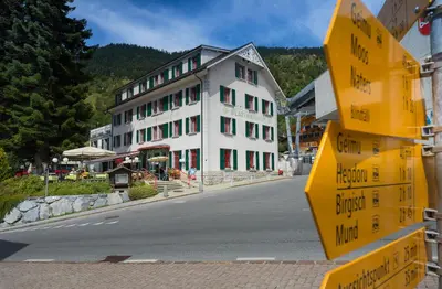 Ein allgemeiner Bergblick oder ein Berglick von des Hotels aus