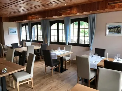 Ein Sitzbereich in der Unterkunft Hotel Restaurant Zur alten Gasse
