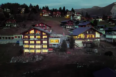 Ein allgemeiner Bergblick oder ein Berglick von des Hotels aus