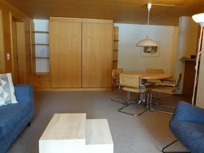 Ein Sitzbereich in der Unterkunft Apartment Kronenplatz 6 # 2 by Interhome