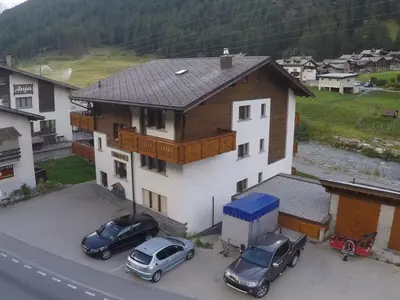 Das Gebäude in dem sich die Ferienwohnung befindet