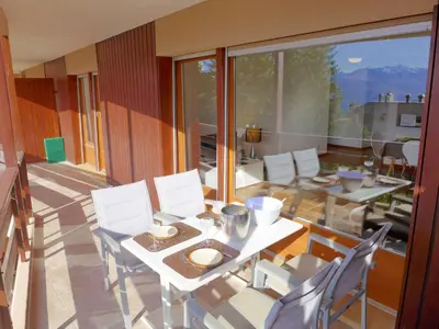 Ein allgemeiner Bergblick oder ein Berglick von der Ferienwohnung aus