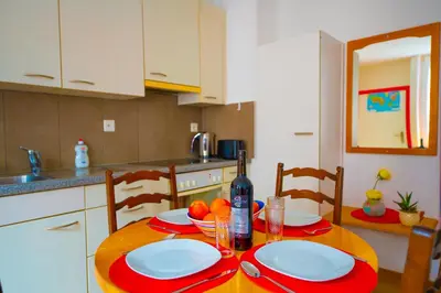 Küche/Küchenzeile in der Unterkunft City Center Holiday Apartment