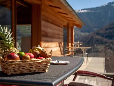 Ein allgemeiner Bergblick oder ein Berglick von des Chalets aus