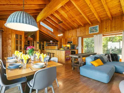 Küche/Küchenzeile in der Unterkunft Chalet Chalet Mayens by Interhome