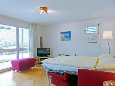 Ein Bett oder Betten in einem Zimmer der Unterkunft Studio Silence Apt- H by Interhome