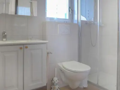 Ein Badezimmer in der Unterkunft Apartment Imperial-10 by Interhome