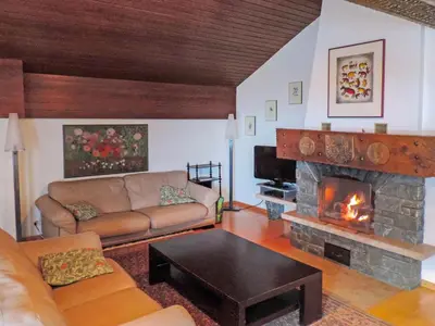 Ein Sitzbereich in der Unterkunft Apartment Imperial-10 by Interhome