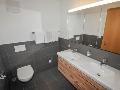 Ein Badezimmer in der Unterkunft Apartment Blauherd by Interhome