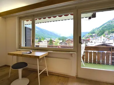 Ein allgemeiner Bergblick oder ein Berglick von der Ferienwohnung aus