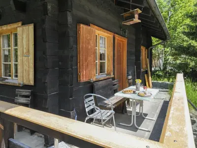 Das Gebäude in dem sich das Chalet befindet