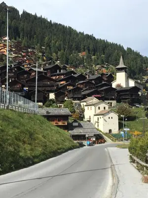 Ein allgemeiner Bergblick oder ein Berglick von der Ferienwohnung aus