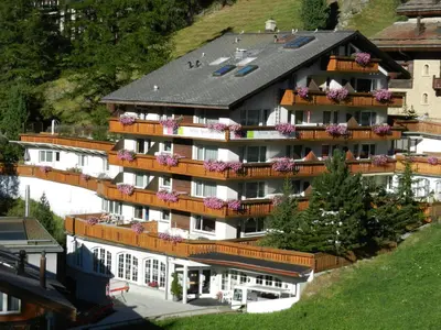 Das Gebäude in dem sich das Aparthotel befindet