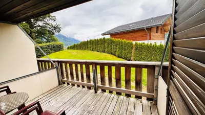 Ein allgemeiner Bergblick oder ein Berglick von des Hotels aus