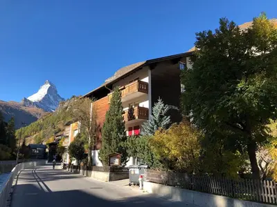 Ein allgemeiner Bergblick oder ein Berglick von der Ferienwohnung aus
