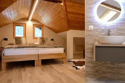 Ein Badezimmer in der Unterkunft Hôtel Dents de Veisivi
