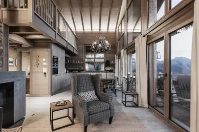 Ein Sitzbereich in der Unterkunft Chalet Kristall