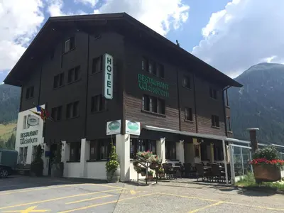 Ein allgemeiner Bergblick oder ein Berglick von des Hotels aus