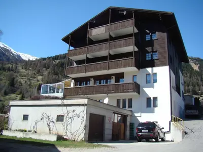 Ein allgemeiner Bergblick oder ein Berglick von des Hotels aus