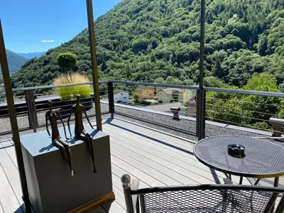 Ein allgemeiner Bergblick oder ein Berglick von des Bed & Breakfasts aus