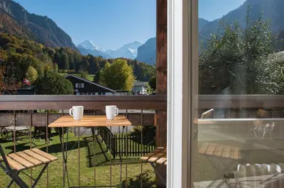 Ein allgemeiner Bergblick oder ein Berglick von des Hotels aus