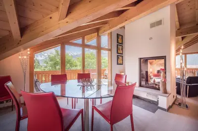 Ein Sitzbereich in der Unterkunft Chalet Fortuna 4 Penthouse
