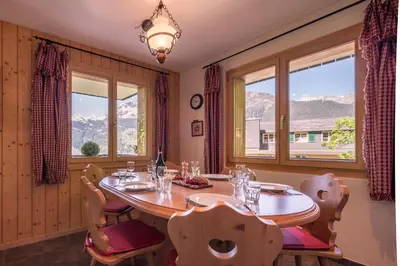 Ein allgemeiner Bergblick oder ein Berglick von der Ferienwohnung aus