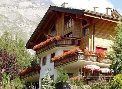 Ein allgemeiner Bergblick oder ein Berglick von der Ferienwohnung aus