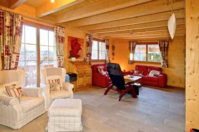 Ein Sitzbereich in der Unterkunft Réveil féerique au cœur des alpes - Vercorin