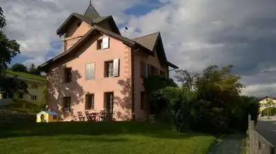 Das Gebäude in dem sich das Bed & Breakfast befindet