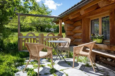 Ein Garten an der Unterkunft Le Gite de Briey - à 7 minutes de Vercorin
