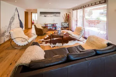 Ein Sitzbereich in der Unterkunft Casa Della Vita by Zermatt Premium Apartments