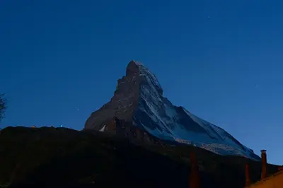 Ein allgemeiner Bergblick oder ein Berglick von der Ferienwohnung aus