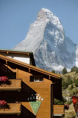 Ein allgemeiner Bergblick oder ein Berglick von des Hotels aus